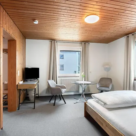 Bed & Breakfast Garni Siedlerstube Nuertingen