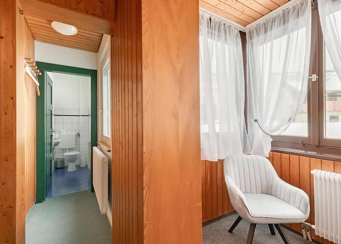 לינה וארוחת בוקר Garni Siedlerstube 3*